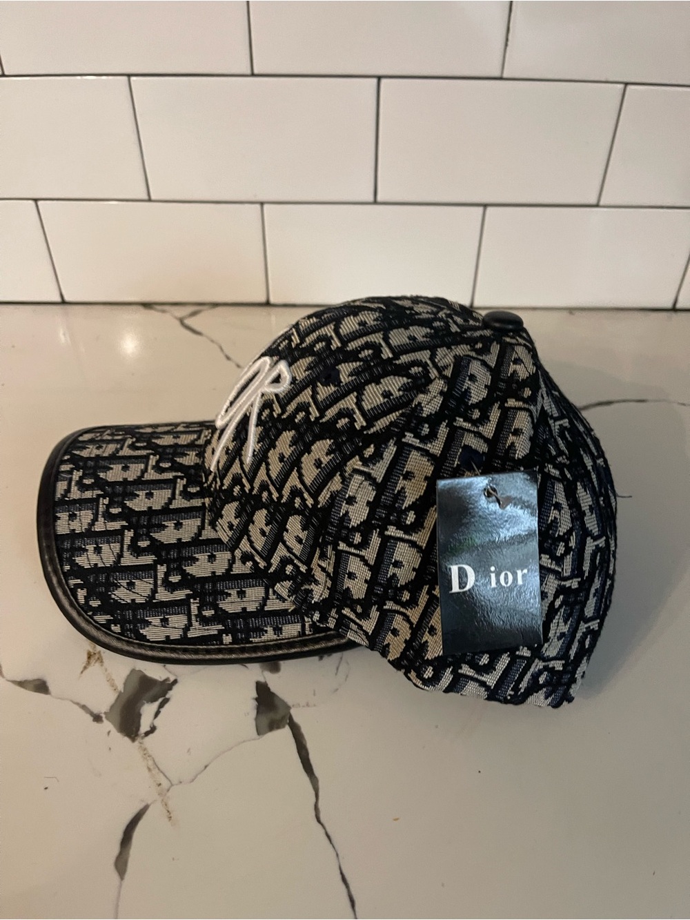 Men’s Designer Hat. - Picture 3 of 5